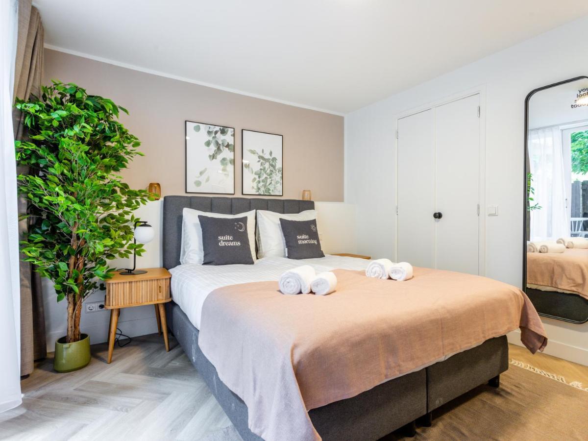 Zimmer mit Queensize-Bett und Terrasse